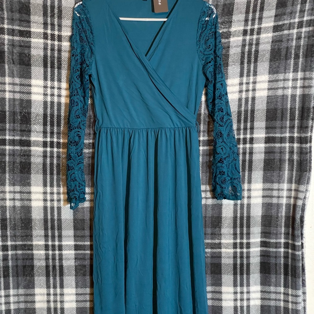 Chic Teal Long Sleeve Dress with Lace Detail